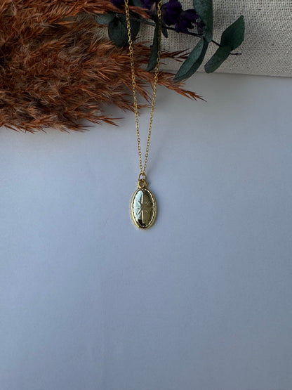 Oval Kutup Yıldızı Kolye