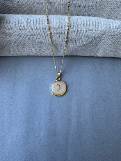 Gold Hilal Kolye