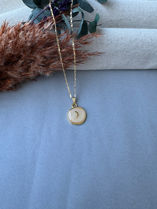 Gold Hilal Kolye