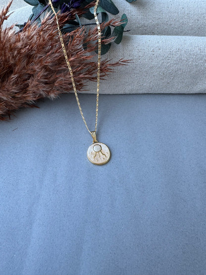 Gold Figür Kolye