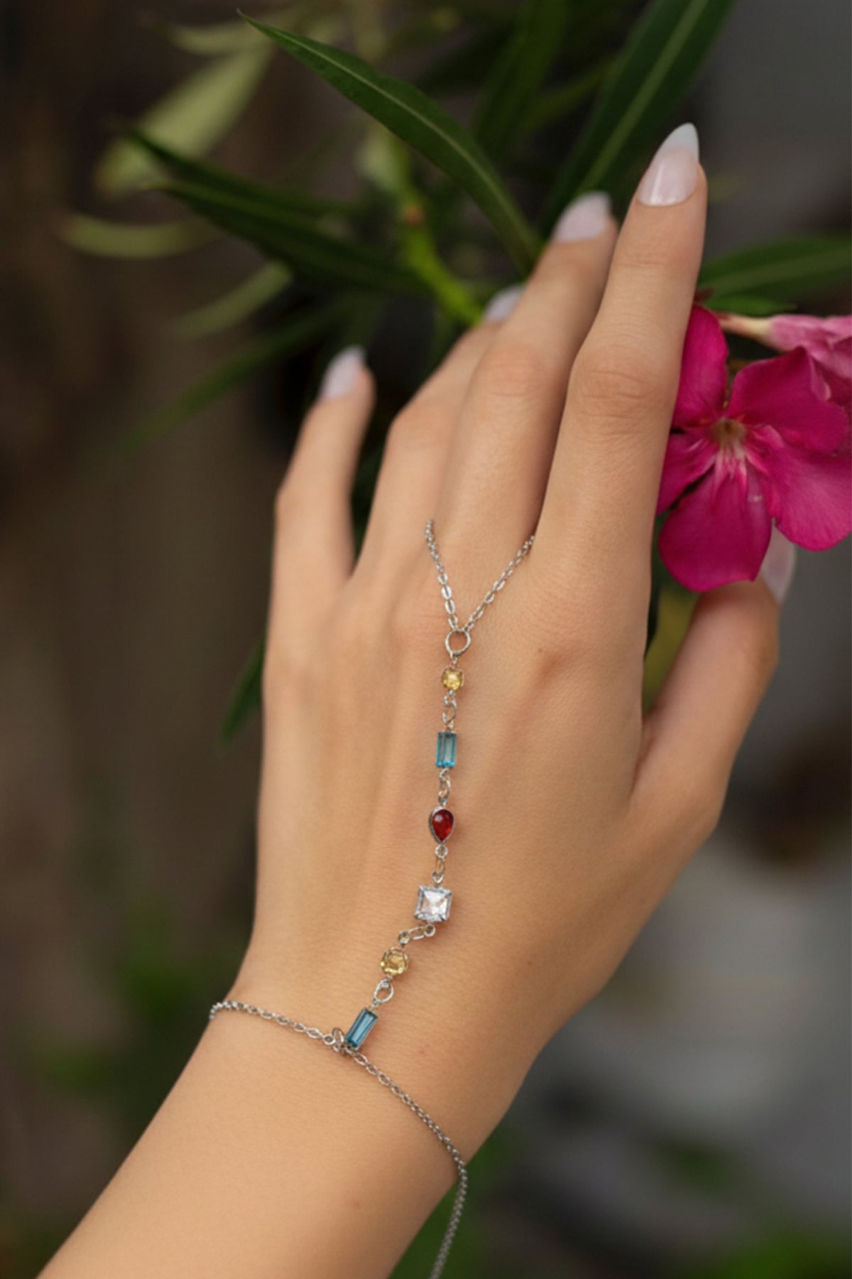 Kadın Taşlı Şahmeran