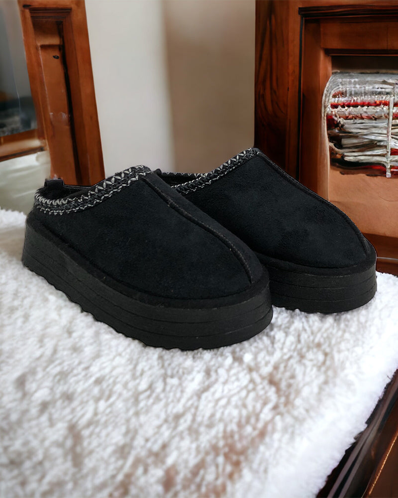 Kadın Siyah Şeritli Terlik