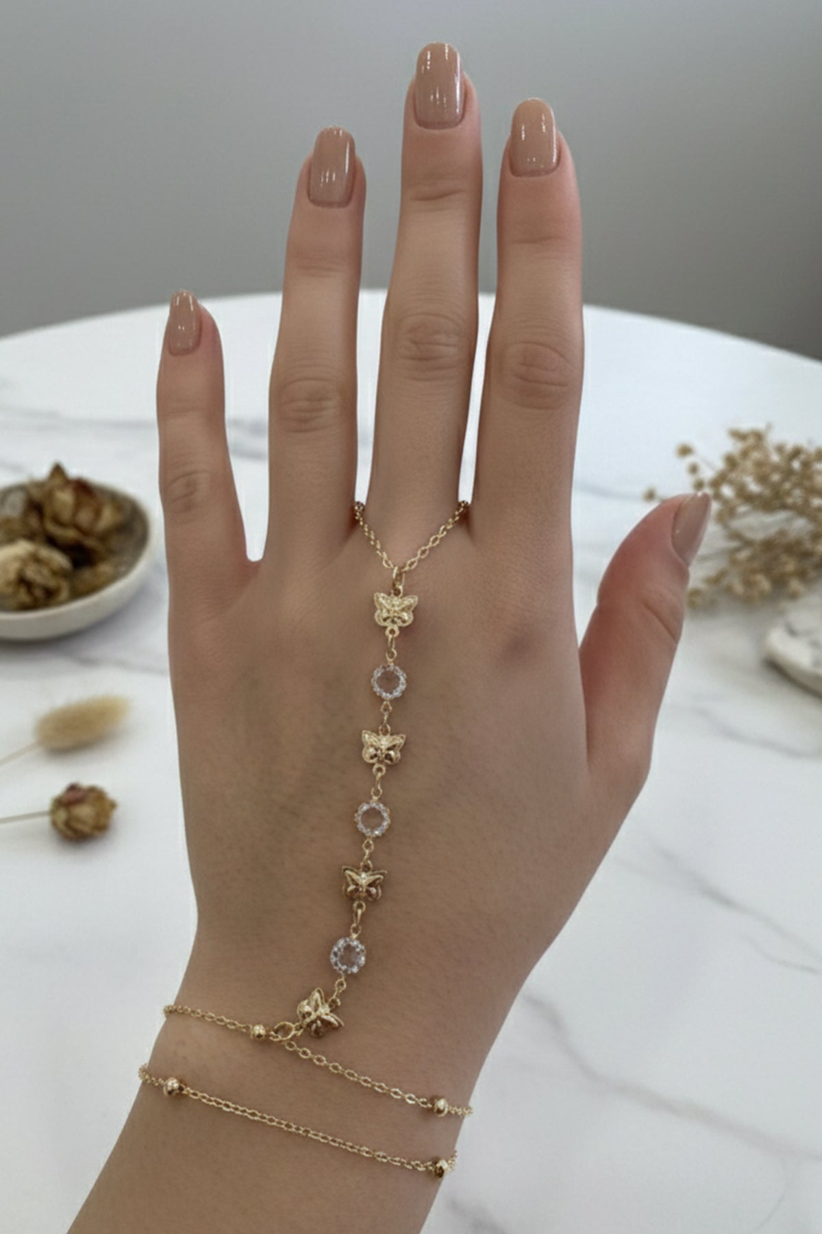 Kadın Taşlı Şahmeran